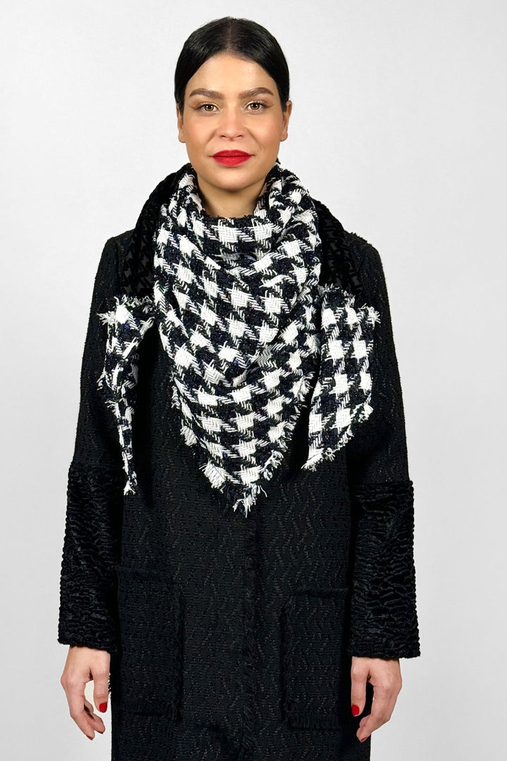 ICE QUEEN bouclé v-neck