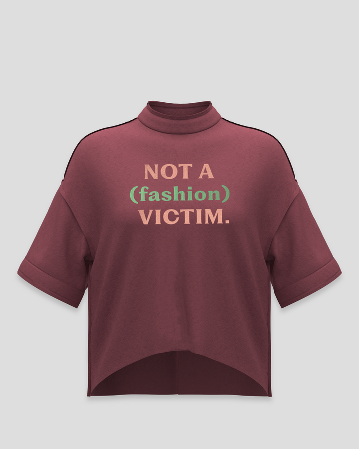 NOT A (FASHION) VICTIM short train smart-tee