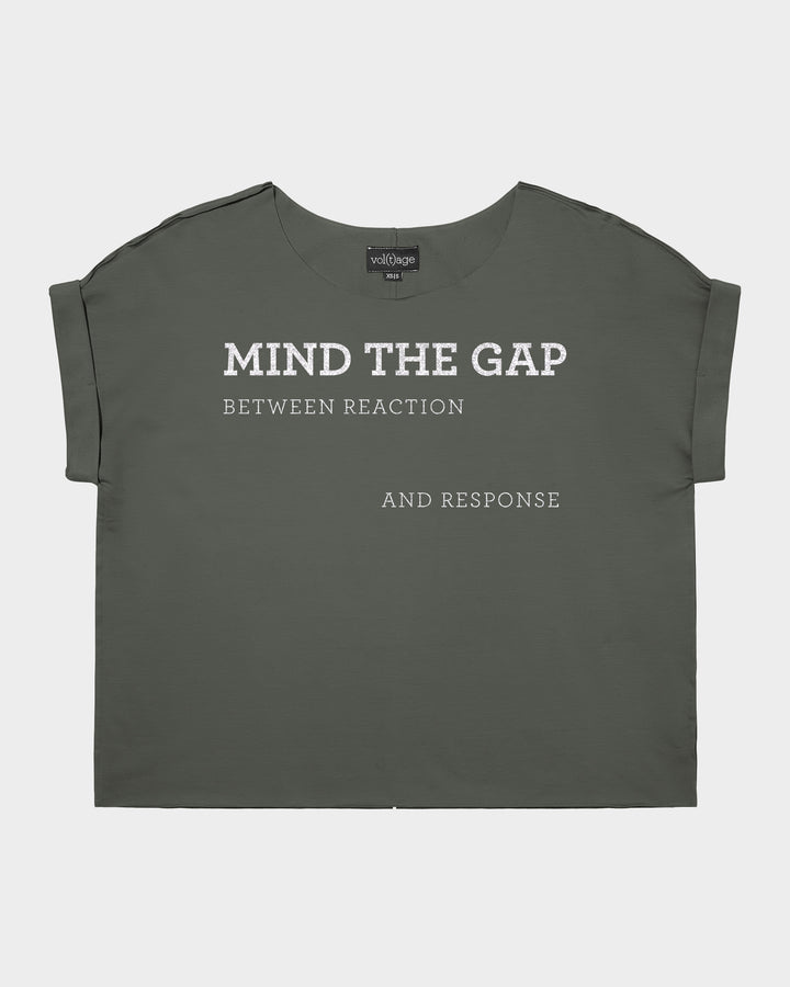 MIND THE GAP relaxed smart-tee