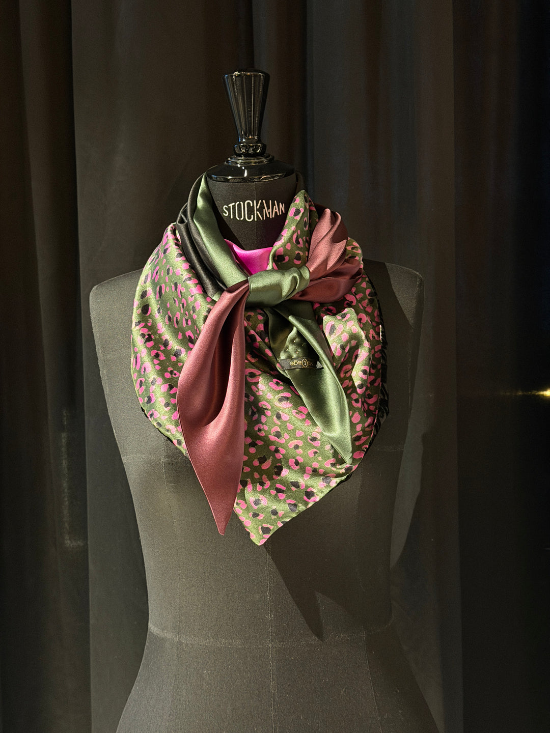 Poison Ivy v-neck 2.0