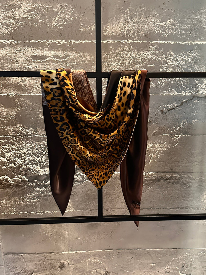 wild thing v-neck 2.0