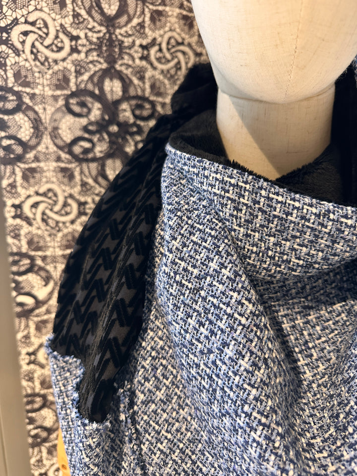 VIBES MATTER bouclé v-neck