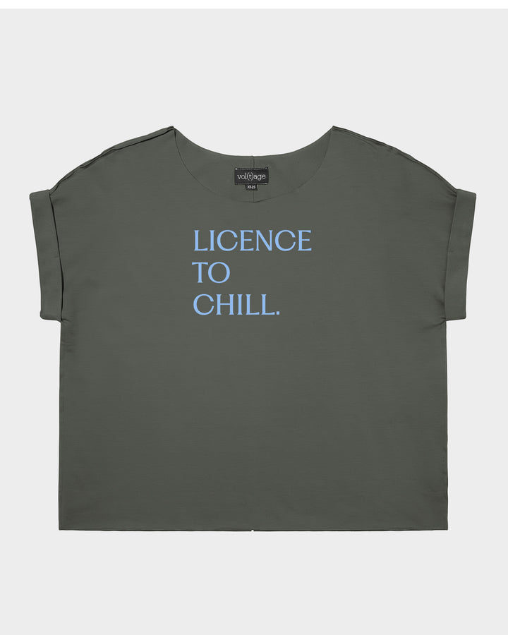 Licence to CHILL relaxed smart-tee