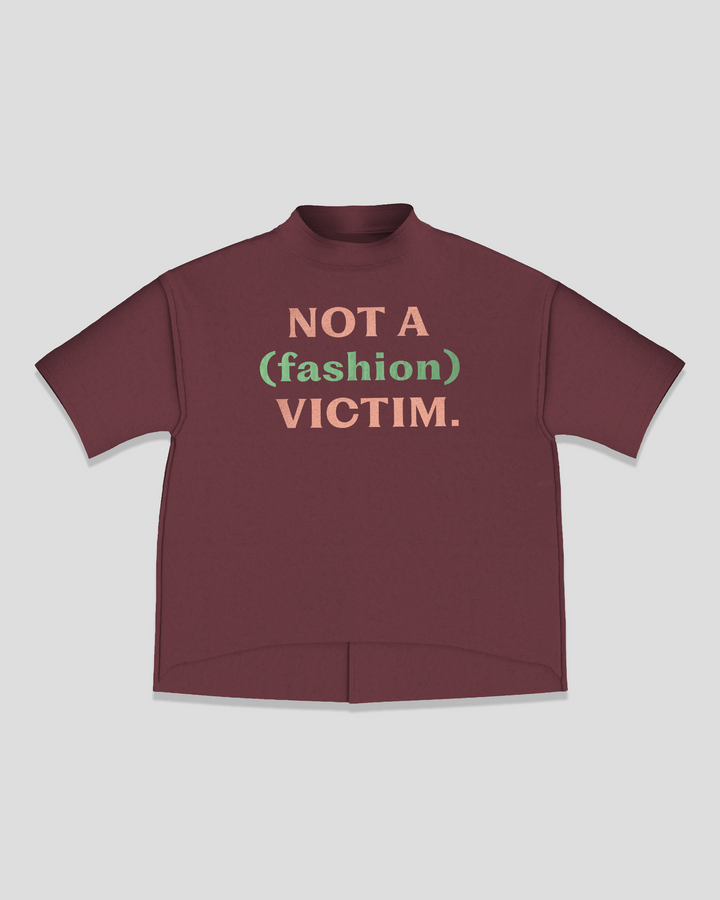 NOT A (FASHION) VICTIM short train smart-tee