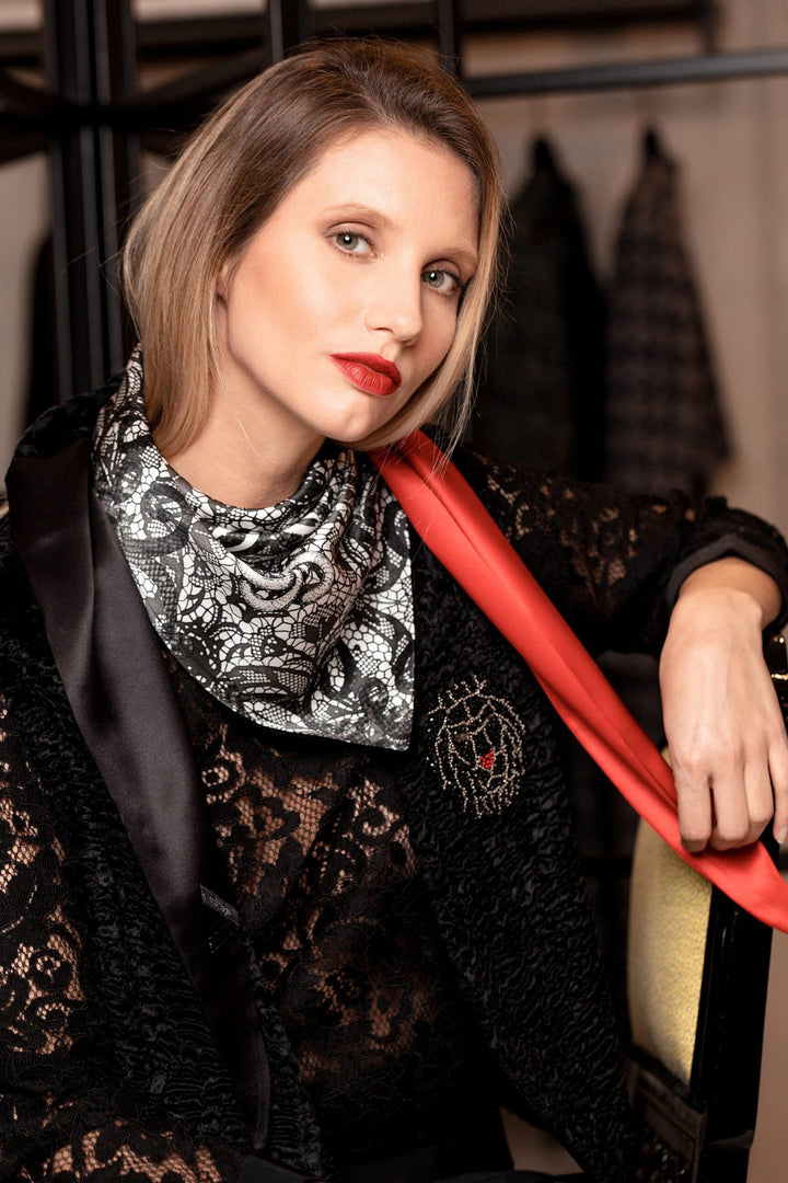 LIPSTICK SNAKE baby v-neck