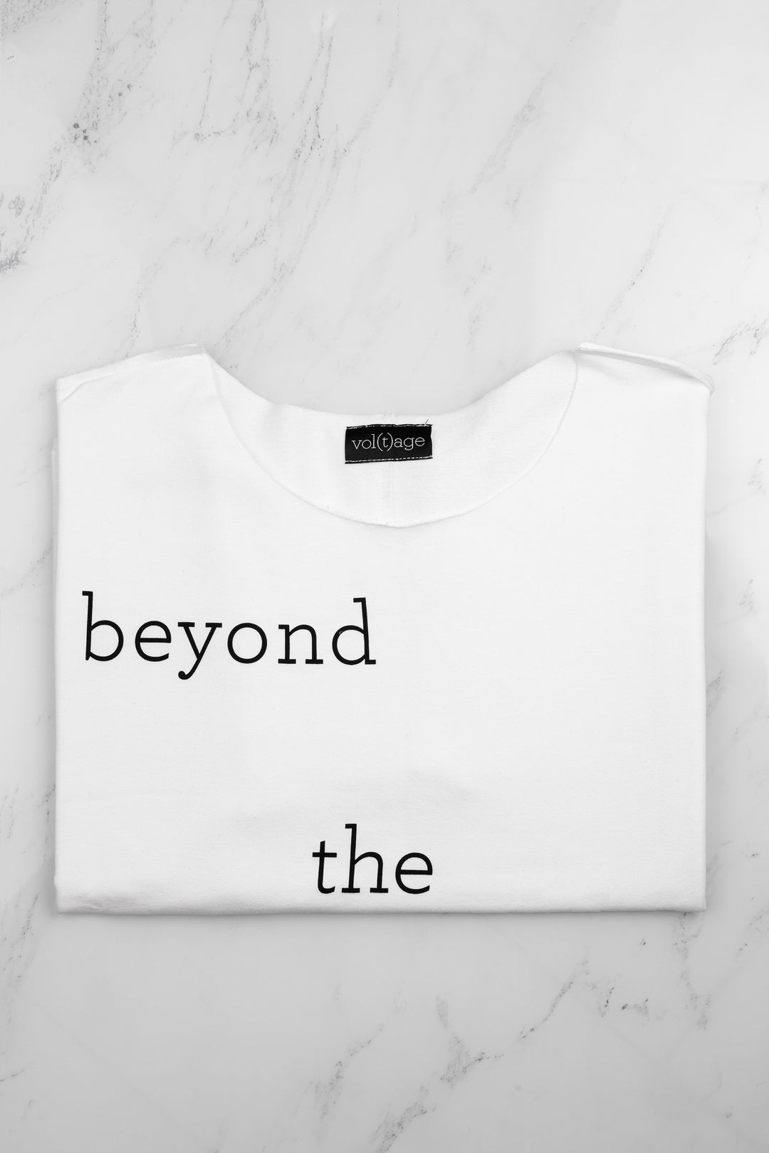 BEYOND THE FRAME  relaxed smart-tee