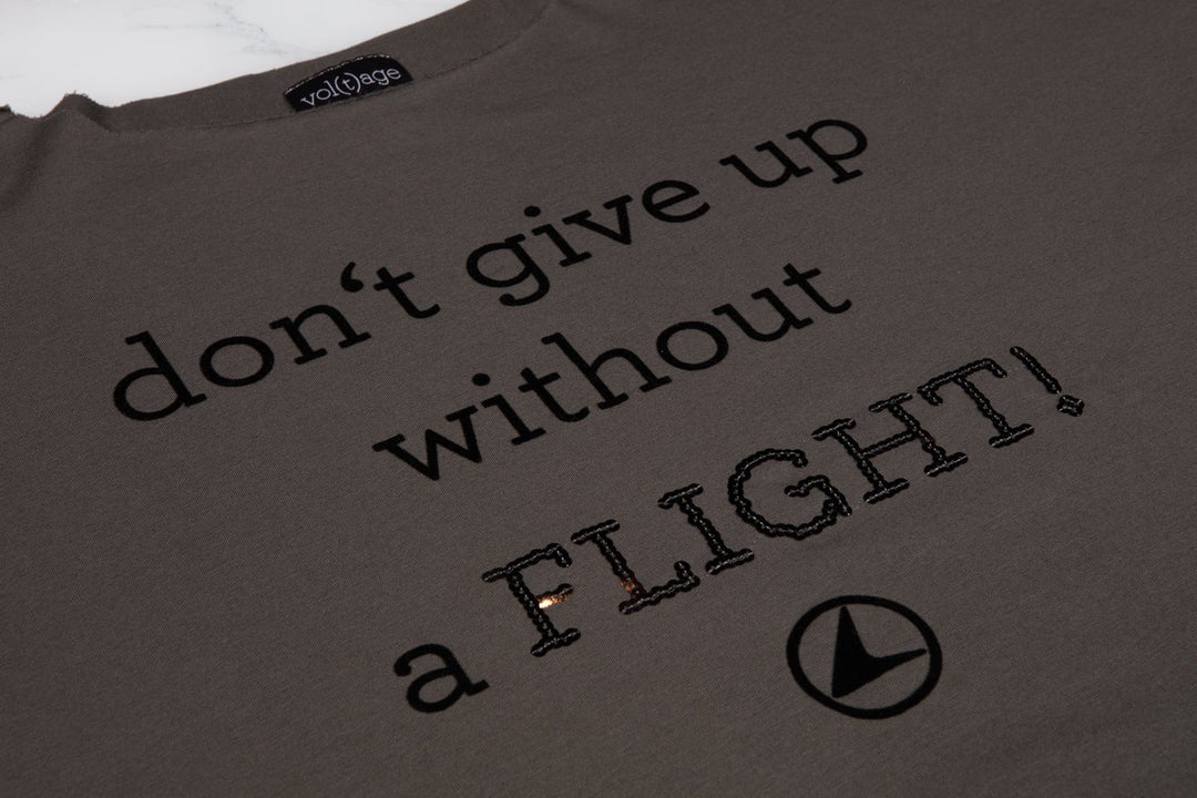 DON'T GIVE UP WITHOUT A FLIGHT relaxed smart-shirt