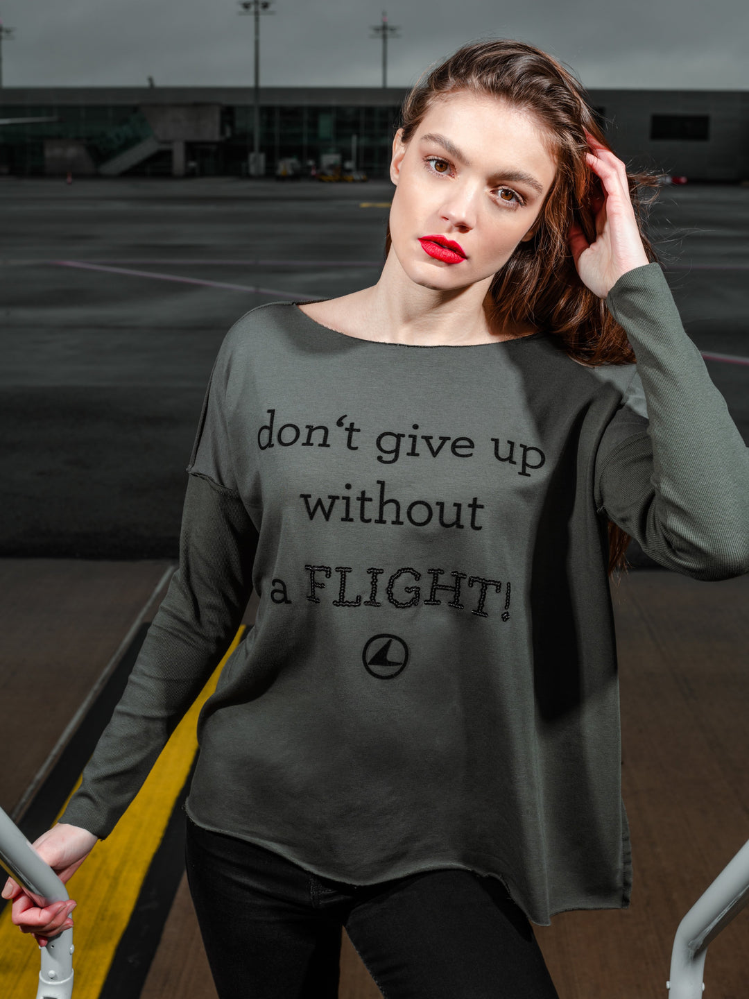 DON'T GIVE UP WITHOUT A FLIGHT relaxed smart-shirt