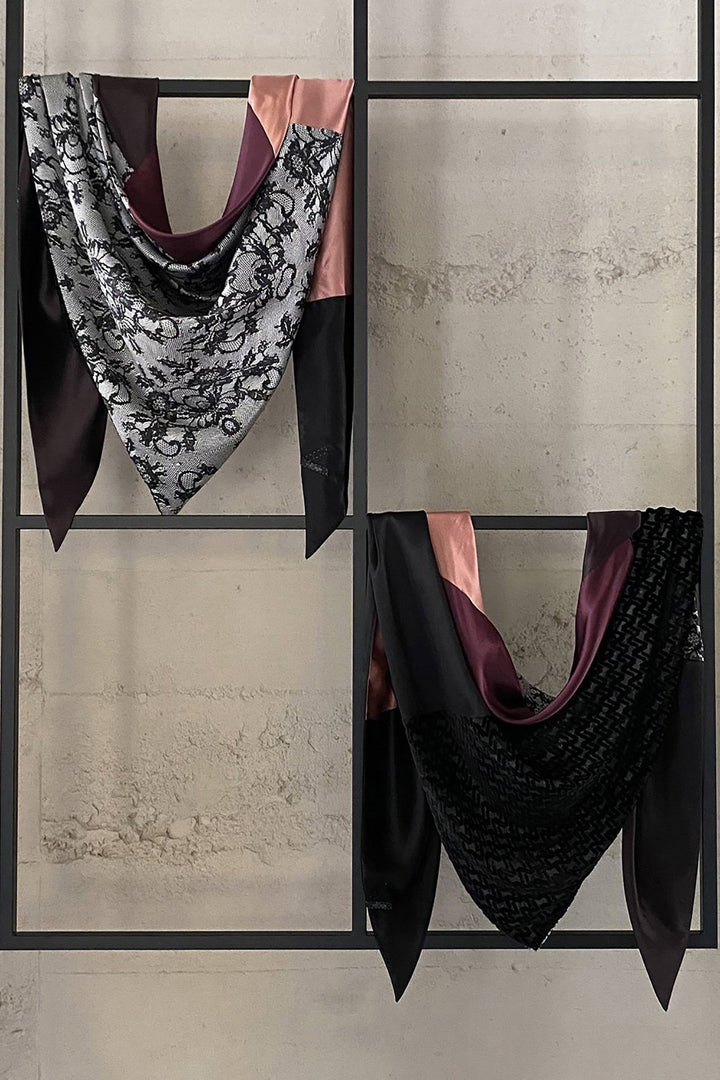 COQUETTE AVERTIE v-neck