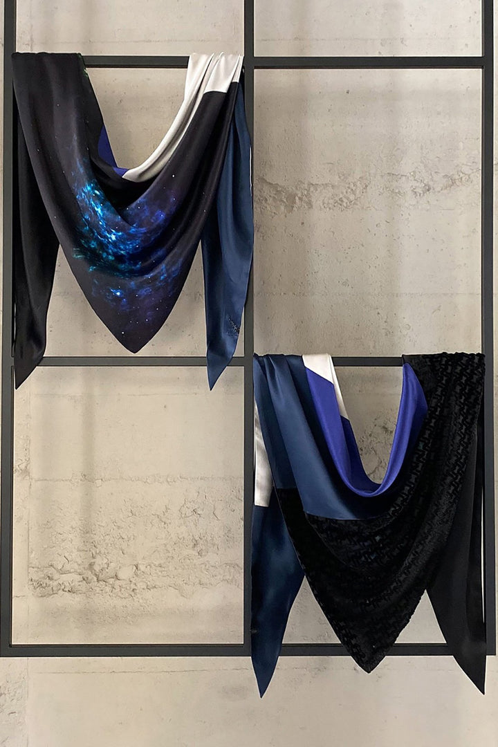 COSMIC GIRL v-neck