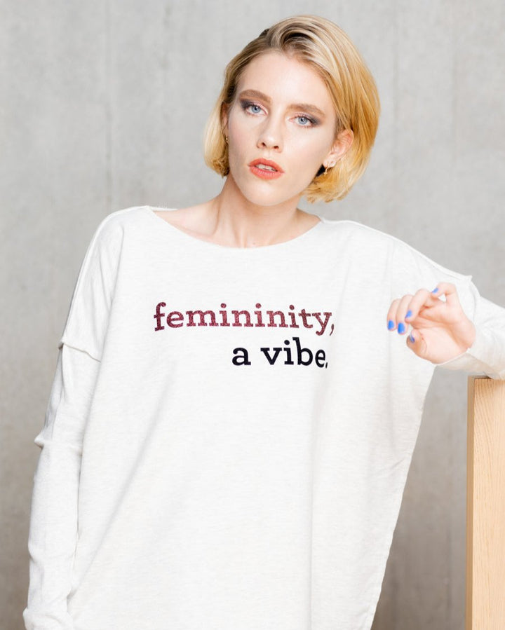 FEMININITY - A VIBE relaxed smart-shirt
