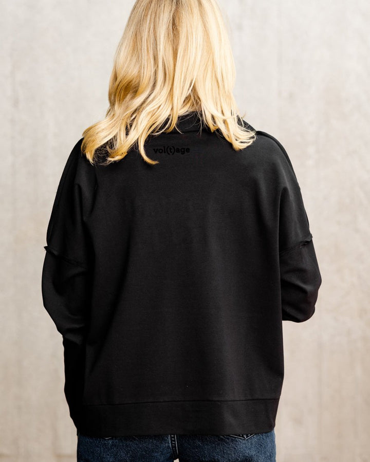 CHIC JUST GOT REAL! smart-cardie