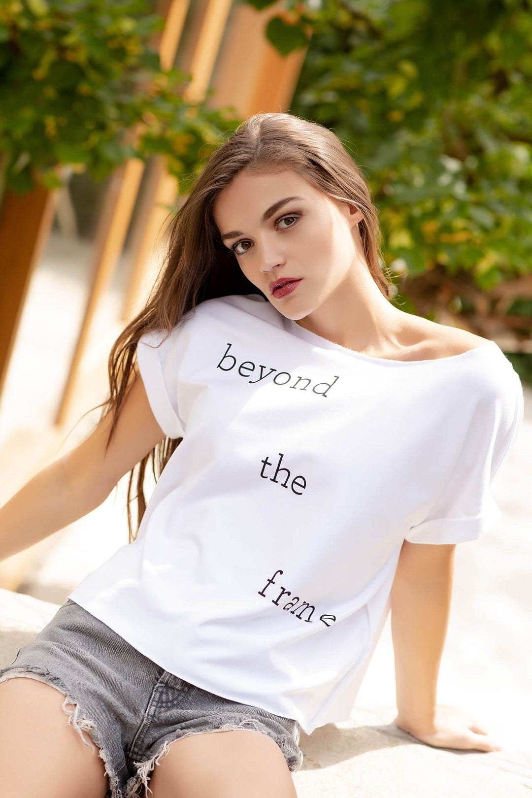 BEYOND THE FRAME  relaxed smart-tee