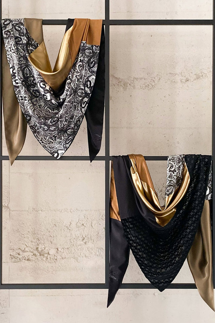 SNAKE ROYALE v-neck